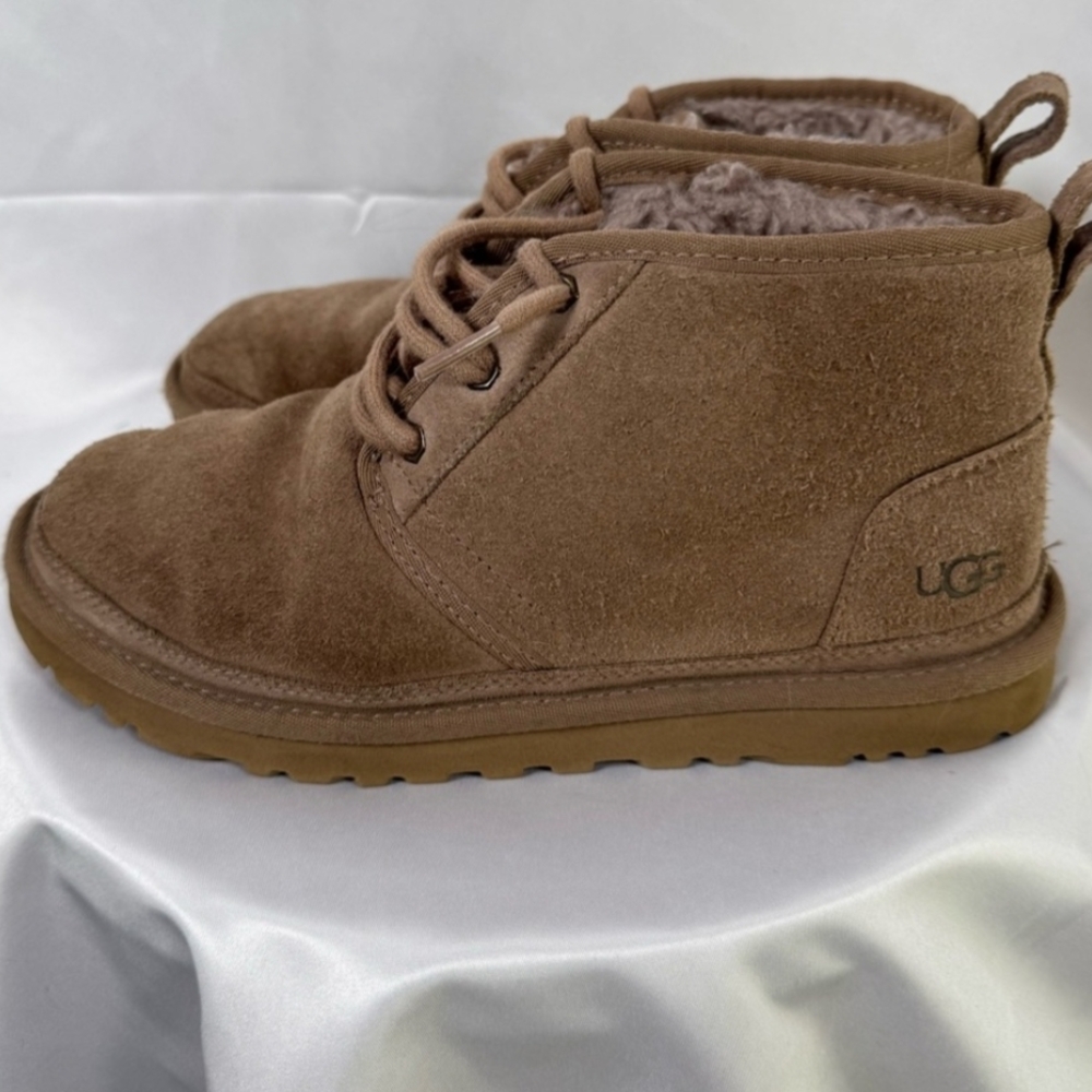 UGG Women's Suede Chukka Boots Sz 8